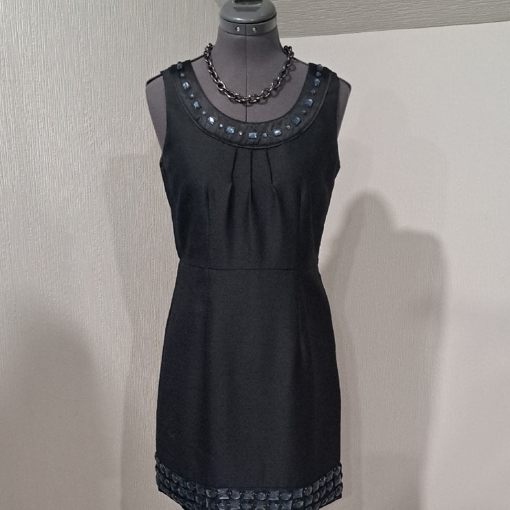 Chic Black Sleeveless Dress with Beaded Accents